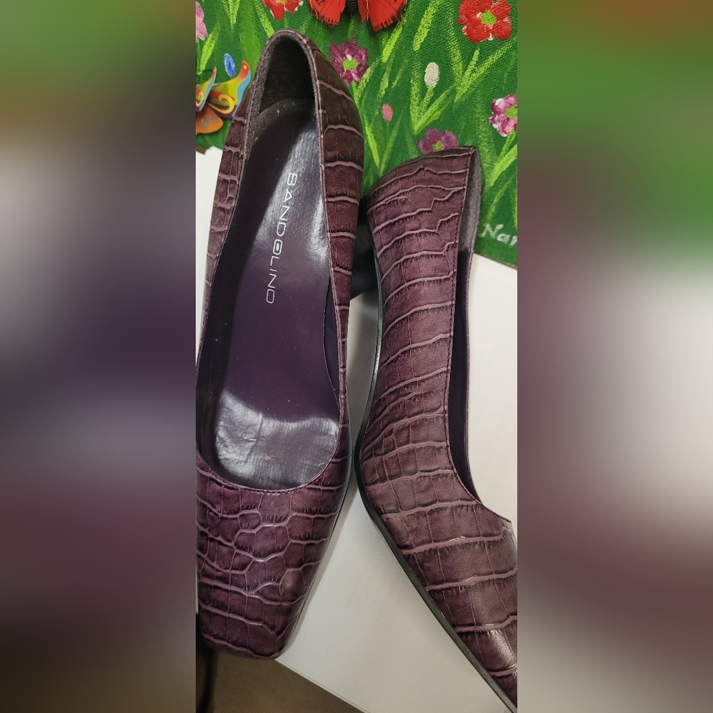 Shoes - Picture 2 of 3